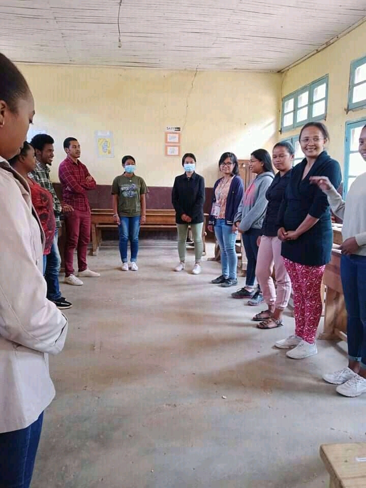 Volunteering in the Ny Aiko Wealthy NGO- Teaching student to reuse and recycle plastic